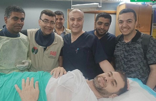  طبيب أردني يتعرض لجلطة قلبية وأطباء في غزة ينقذونه